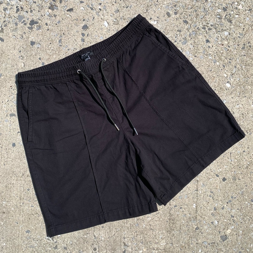 7” New Look Black Pleated Shorts
